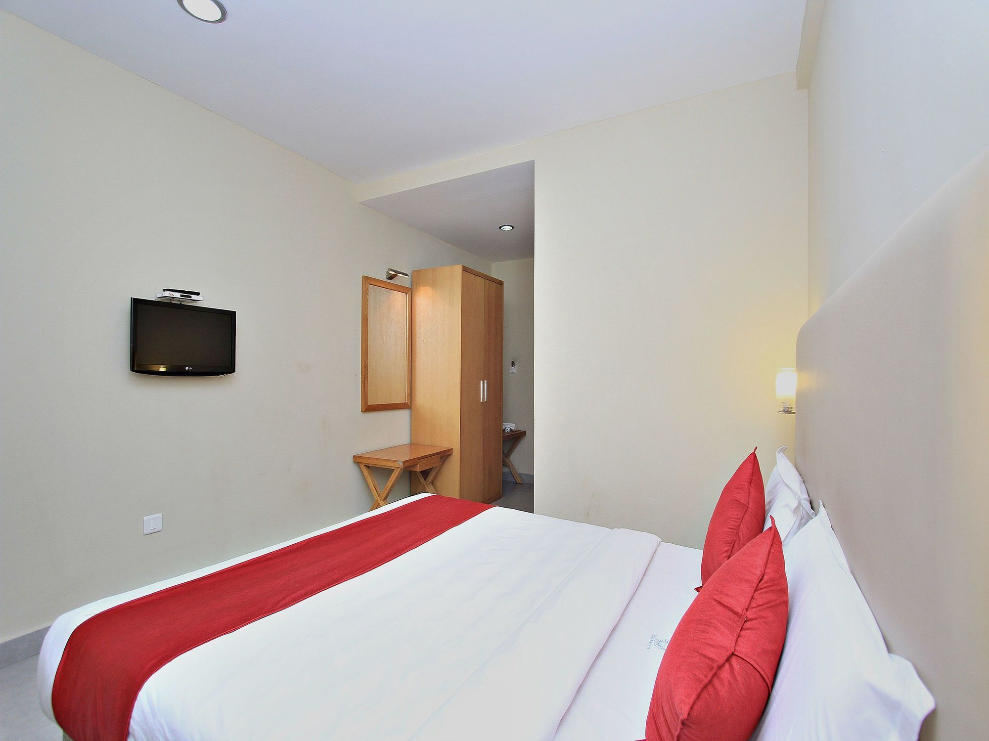 Oyo 10950 Hills Palace