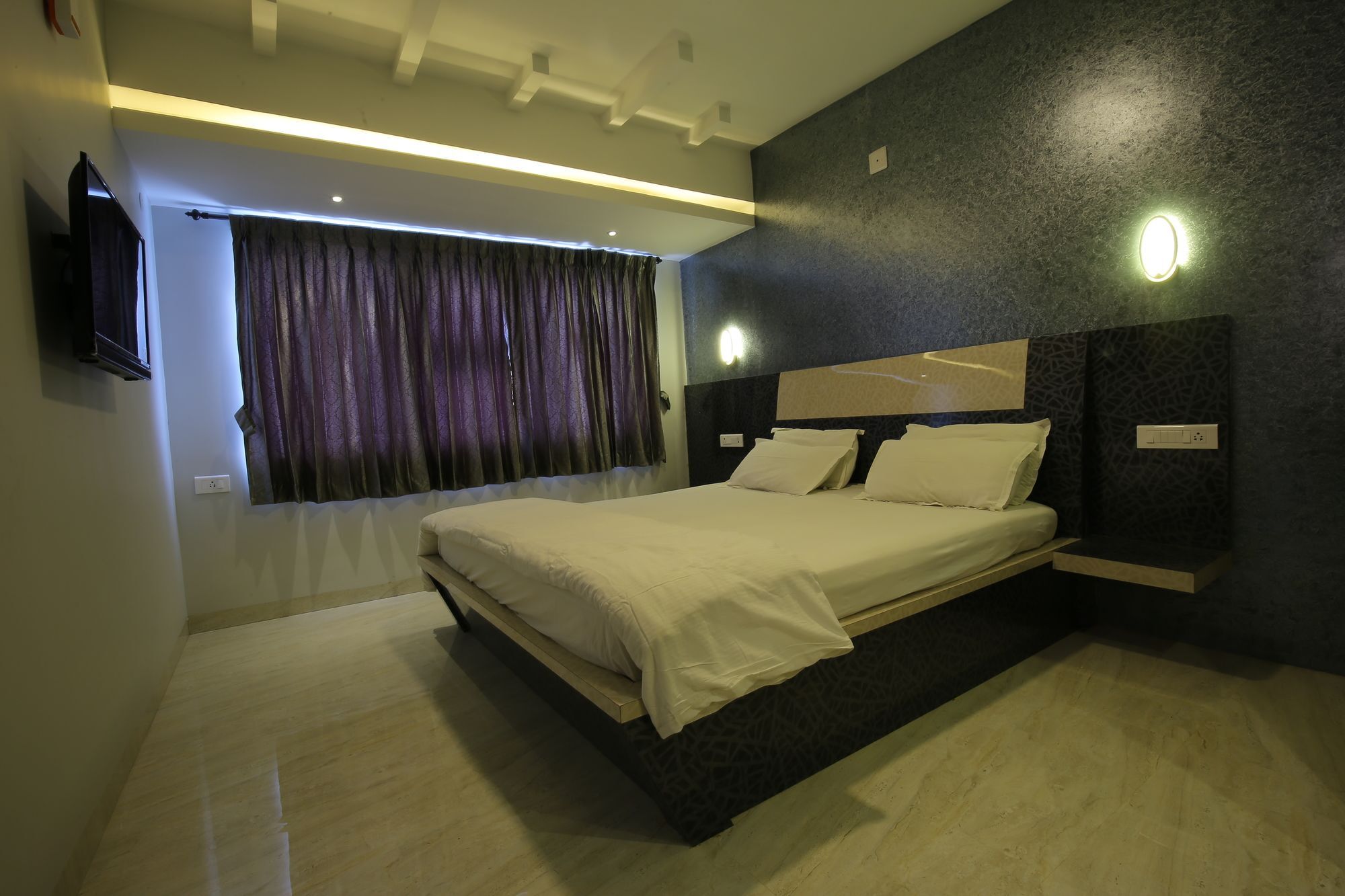 Cyprus Hotel Ooty
