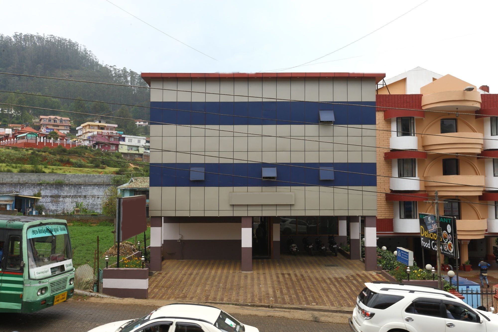 Oyo 074 Conoor Main Road Hotel 3*