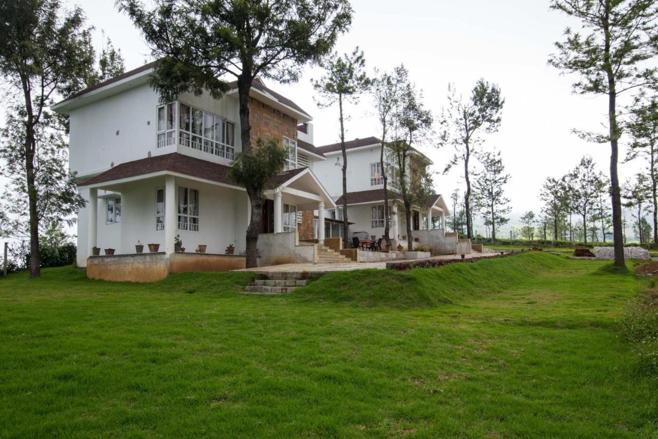 Stayvista At Hugel With Lawn & Badminton Villa *