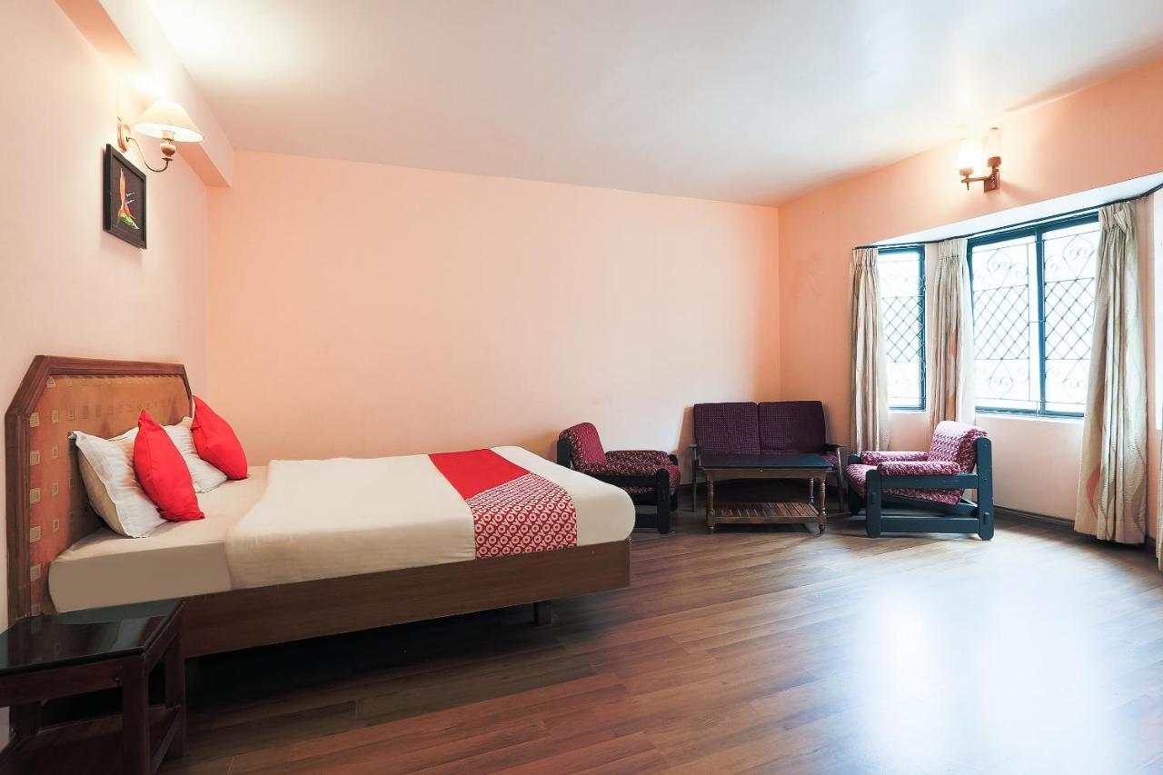 Hotel Oyo 48910 Blue Bird Deluxe