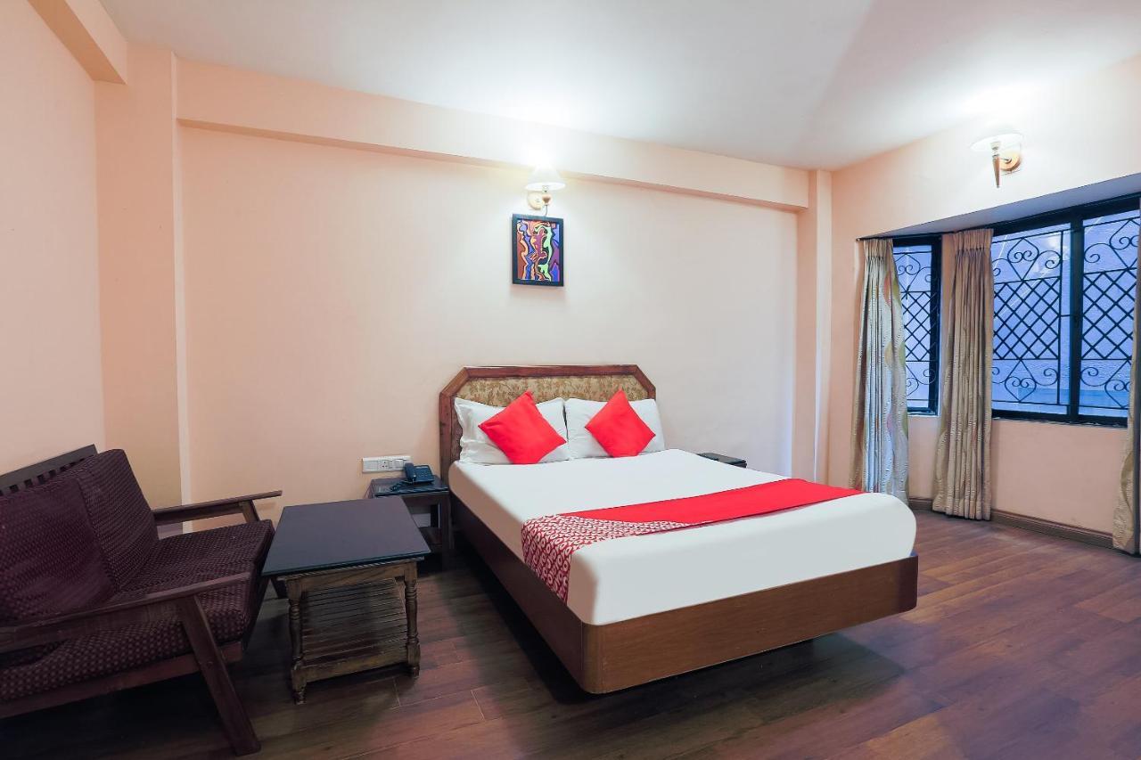 Hotel Oyo 48910 Blue Bird Deluxe