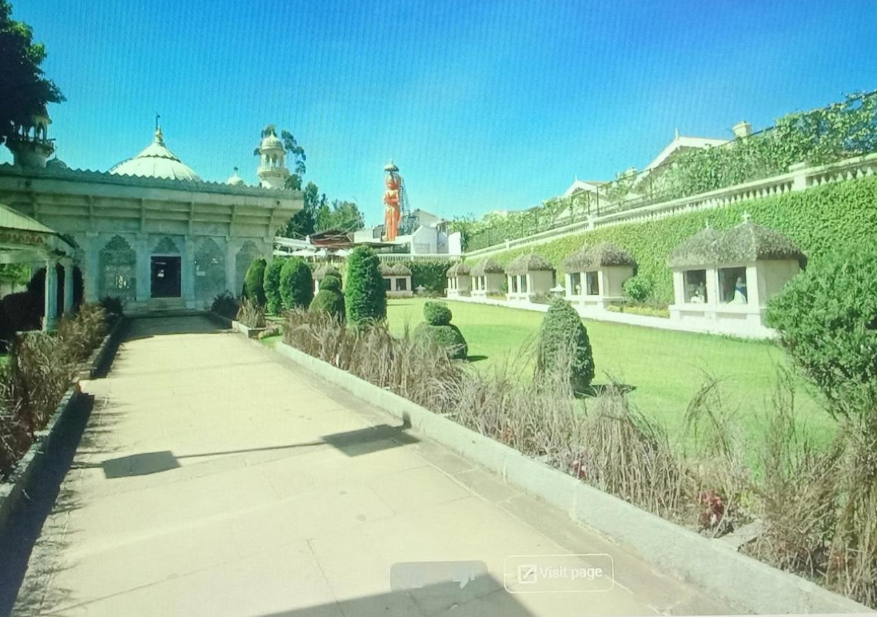 Vasista's Atithi Bhavan 2*