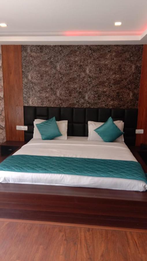 Valley View Resort *