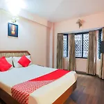 Oyo 48910 Hotel Blue Bird Deluxe