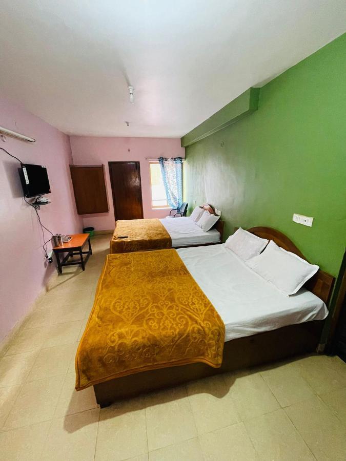 Nakshatra Guest house Ooty