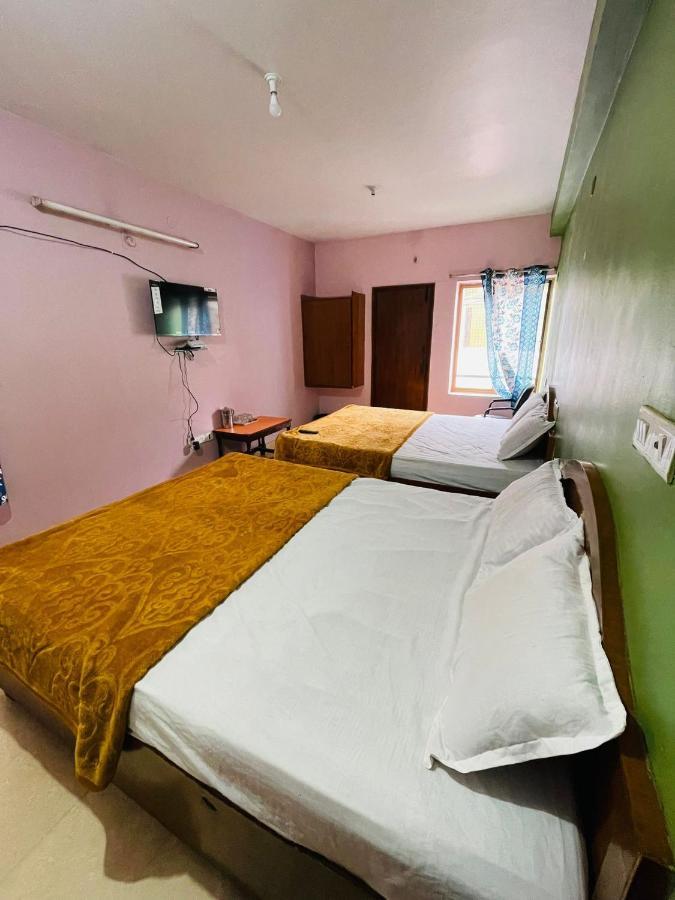 Nakshatra Guest house Ooty