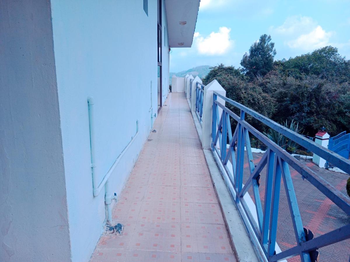 R J Hotel 2*