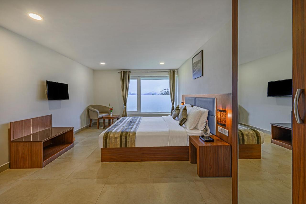 Sterling Fern Hill 5*