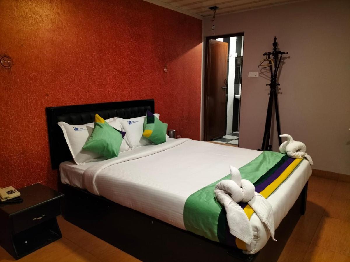 Hotel One Lake Residency 5*