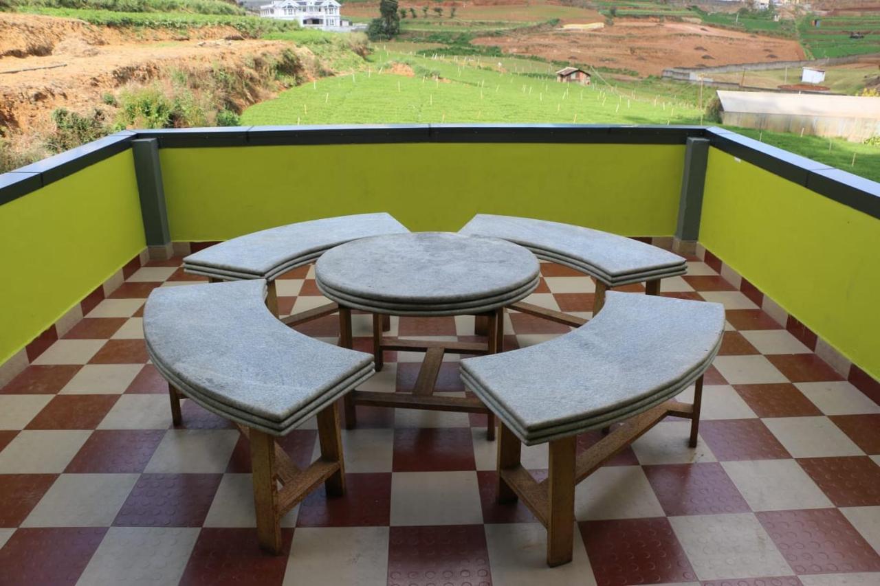 Hotel One Lake Residency 5*