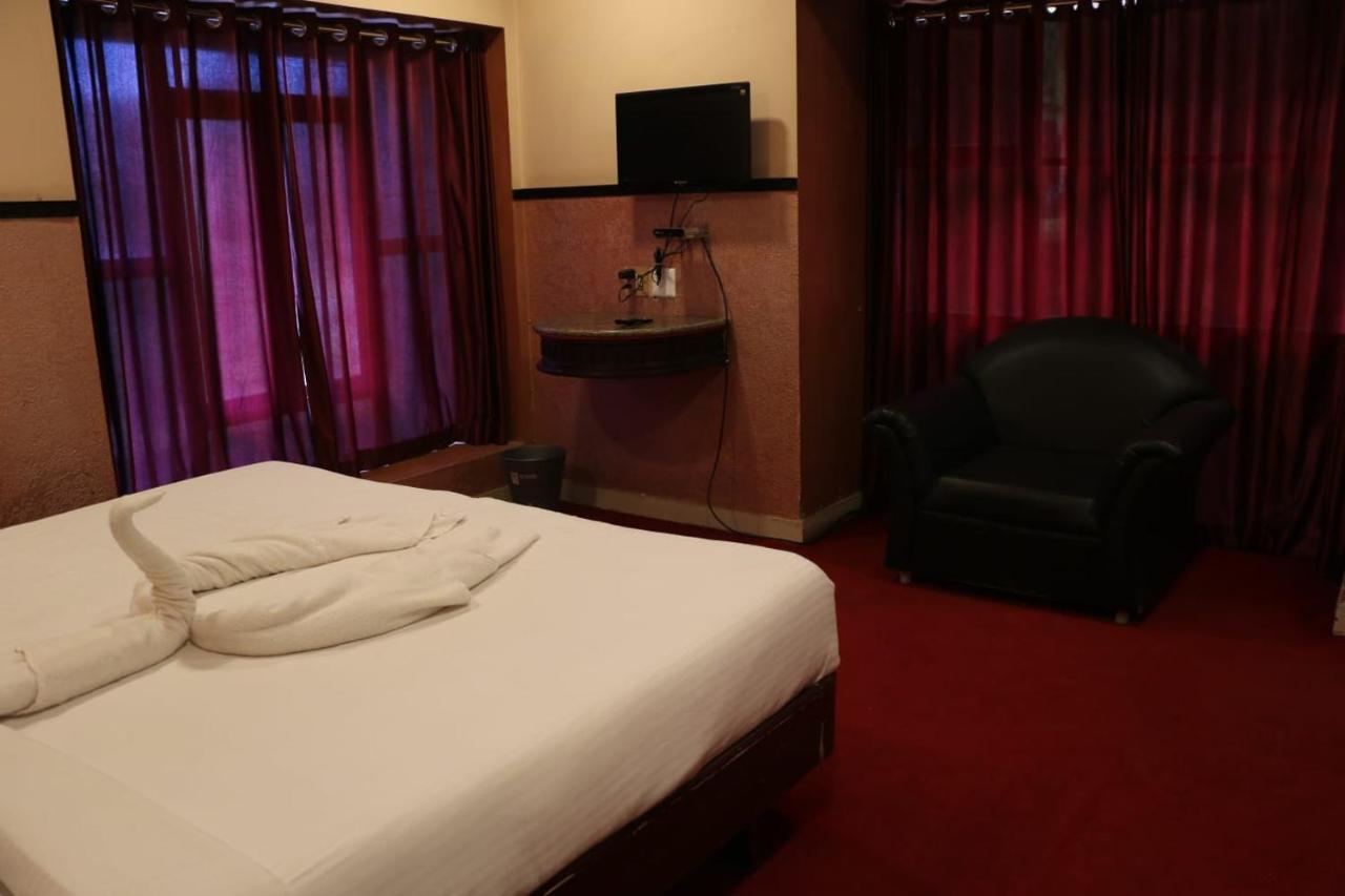 Hotel One Lake Residency 5*