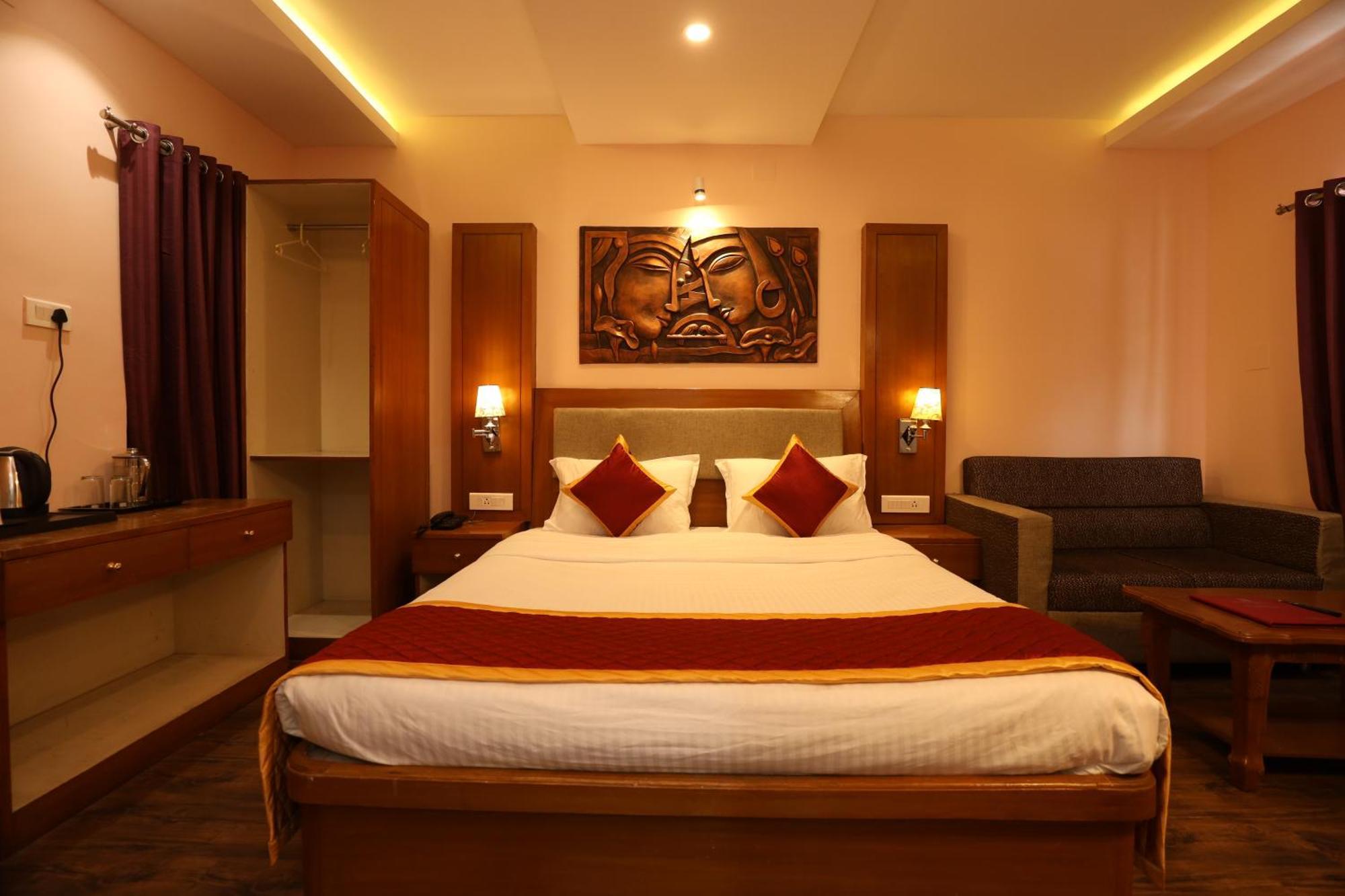 Hotel Silver Oak 3*
