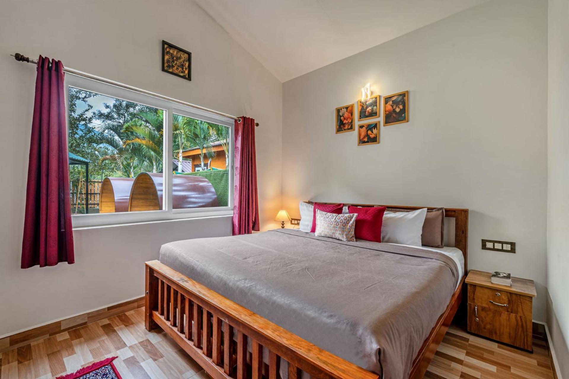 Stayvista At The Woodscapes With Lawn & Views Ooty