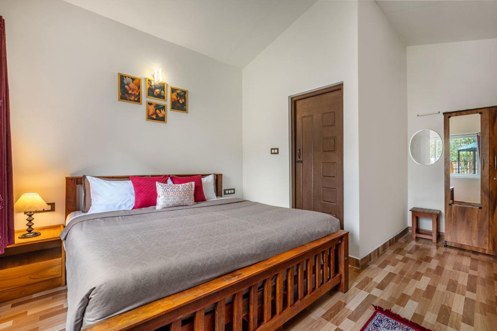 Stayvista At The Woodscapes With Lawn & Views Villa Ooty