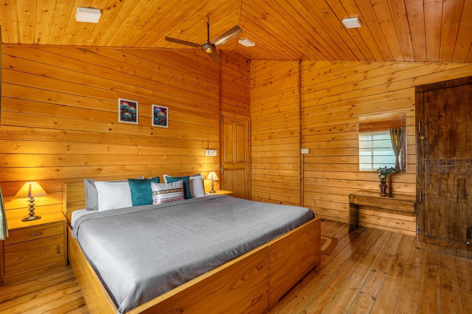 Stayvista At The Woodscapes With Lawn & Views Villa *
