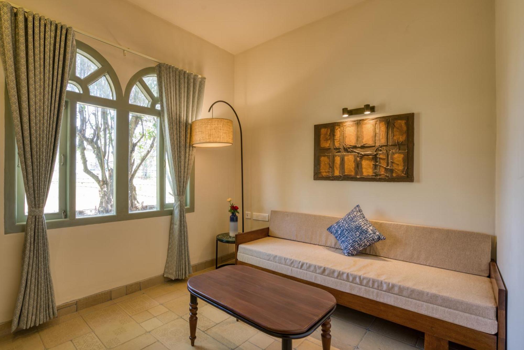 Resort Mango Hill Shola *