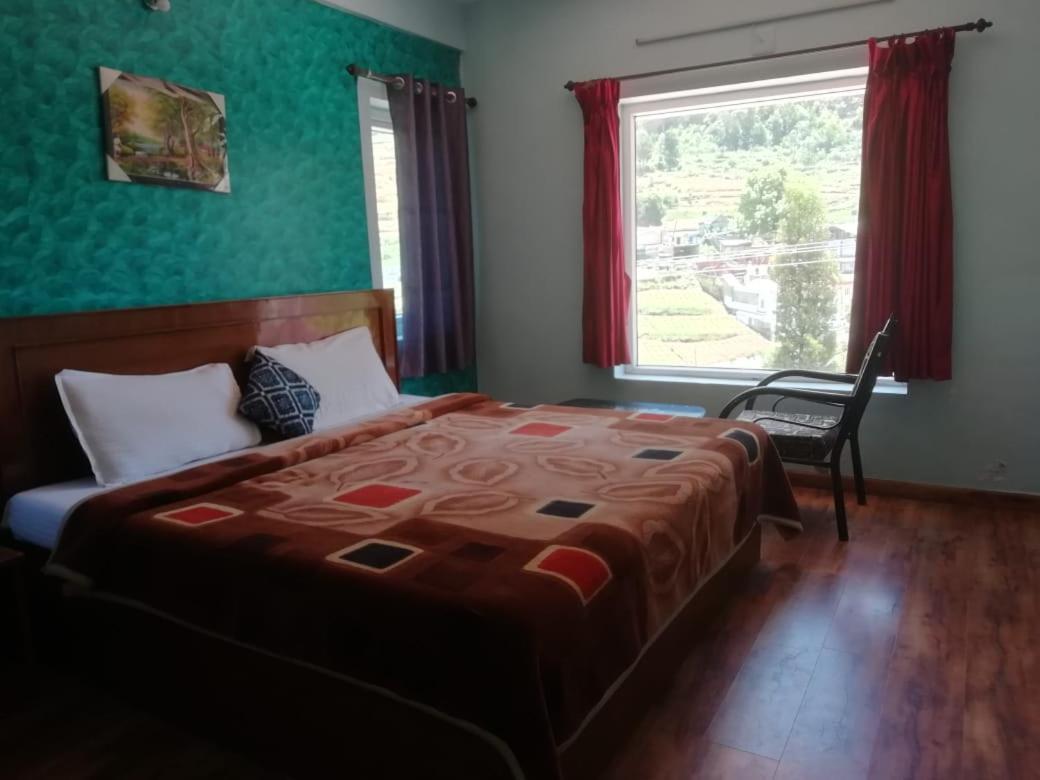 Hotel Queenhill Residency