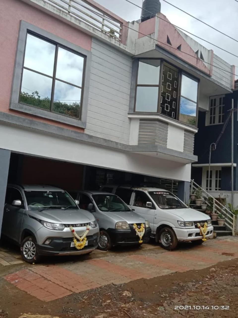 Homestay Sri Sai Residency *
