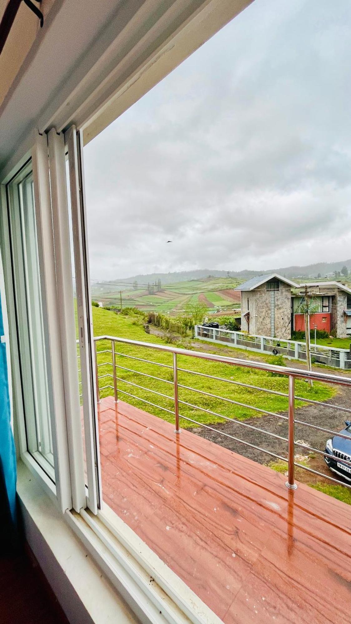Away From - 6 - Ooty, Entire 3bhk Villa