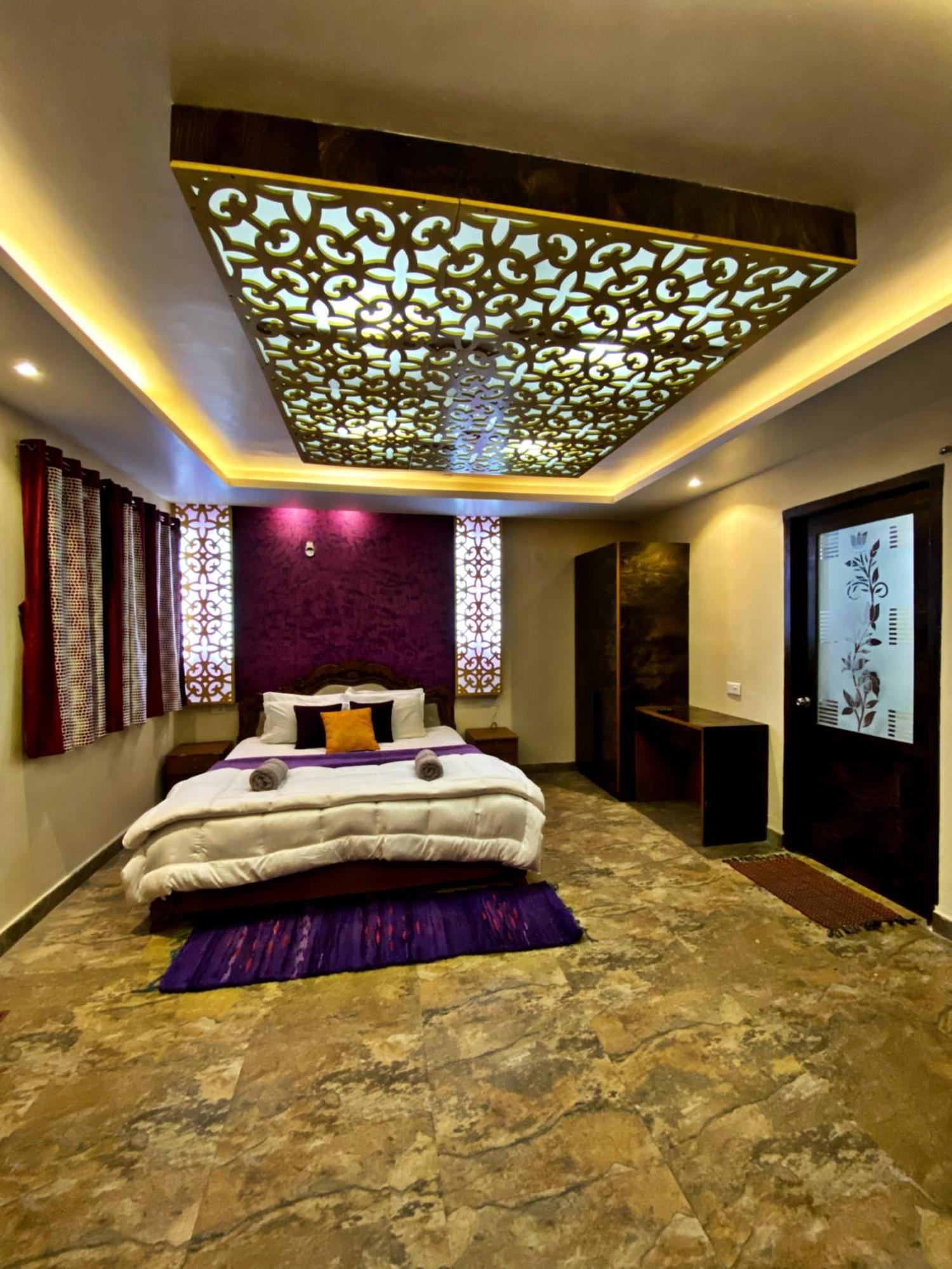 Magic Mist Resort *