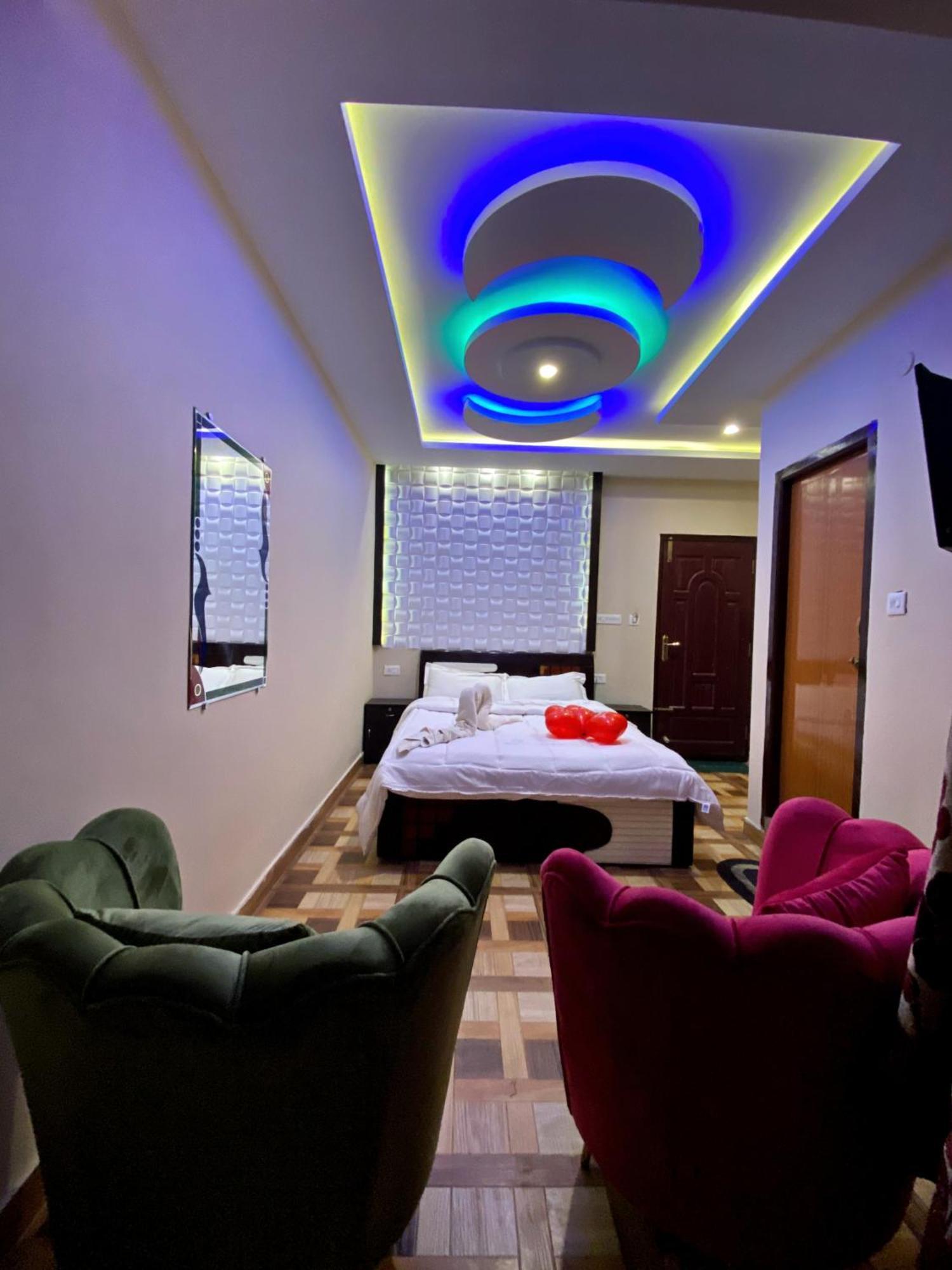 Magic Mist Resort *