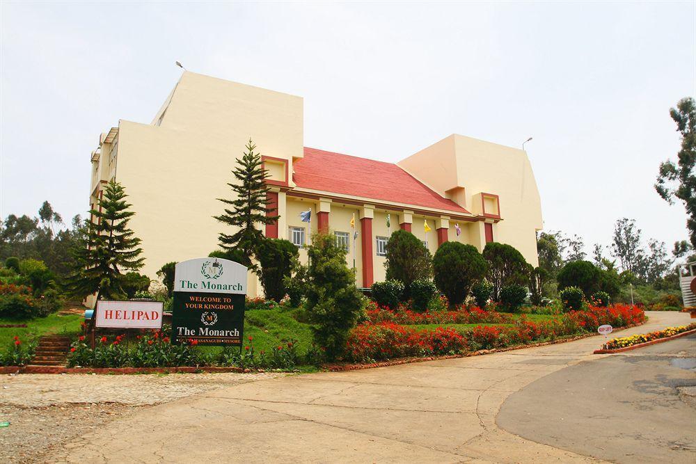 The Monarch Hotel 4*