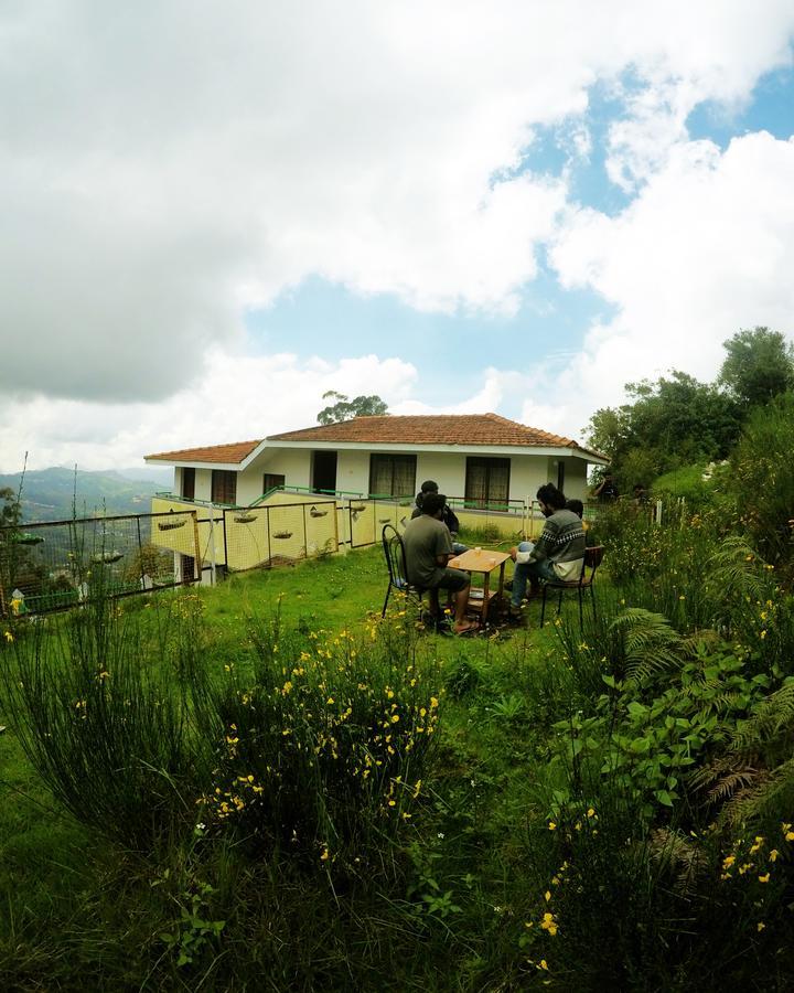 Hide Away Cottages Hotel