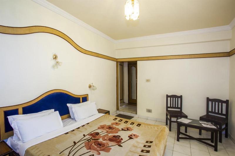 Sapphire Grand 2*
