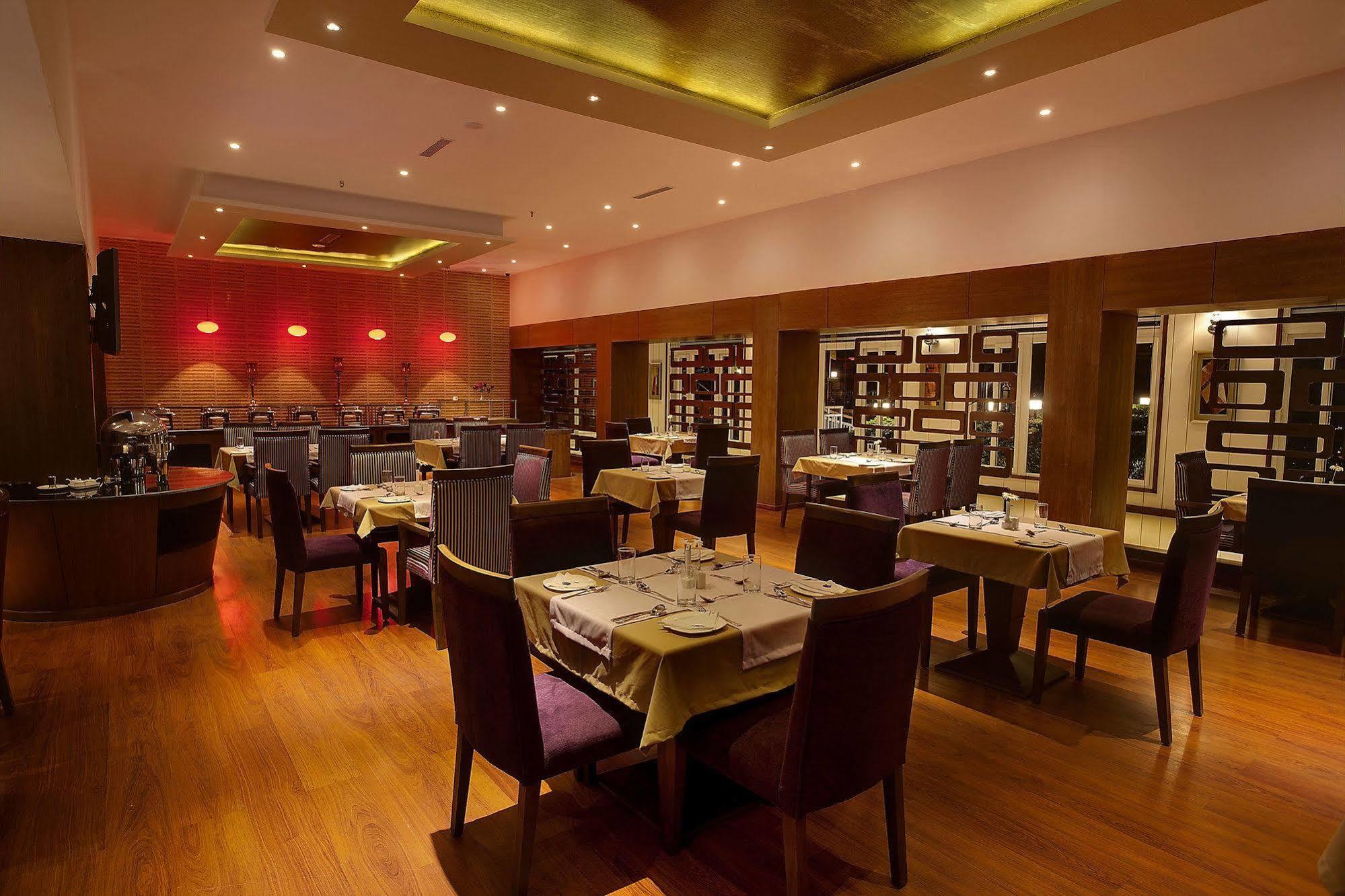 Sinclairs Retreat 3* Ooty