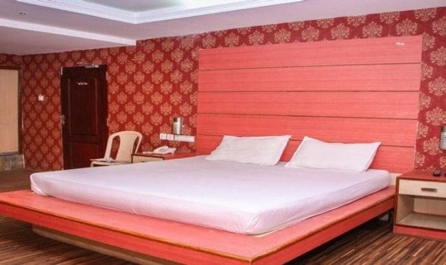 Hotel Fabhotel De Santosh Residency Ettines Road
