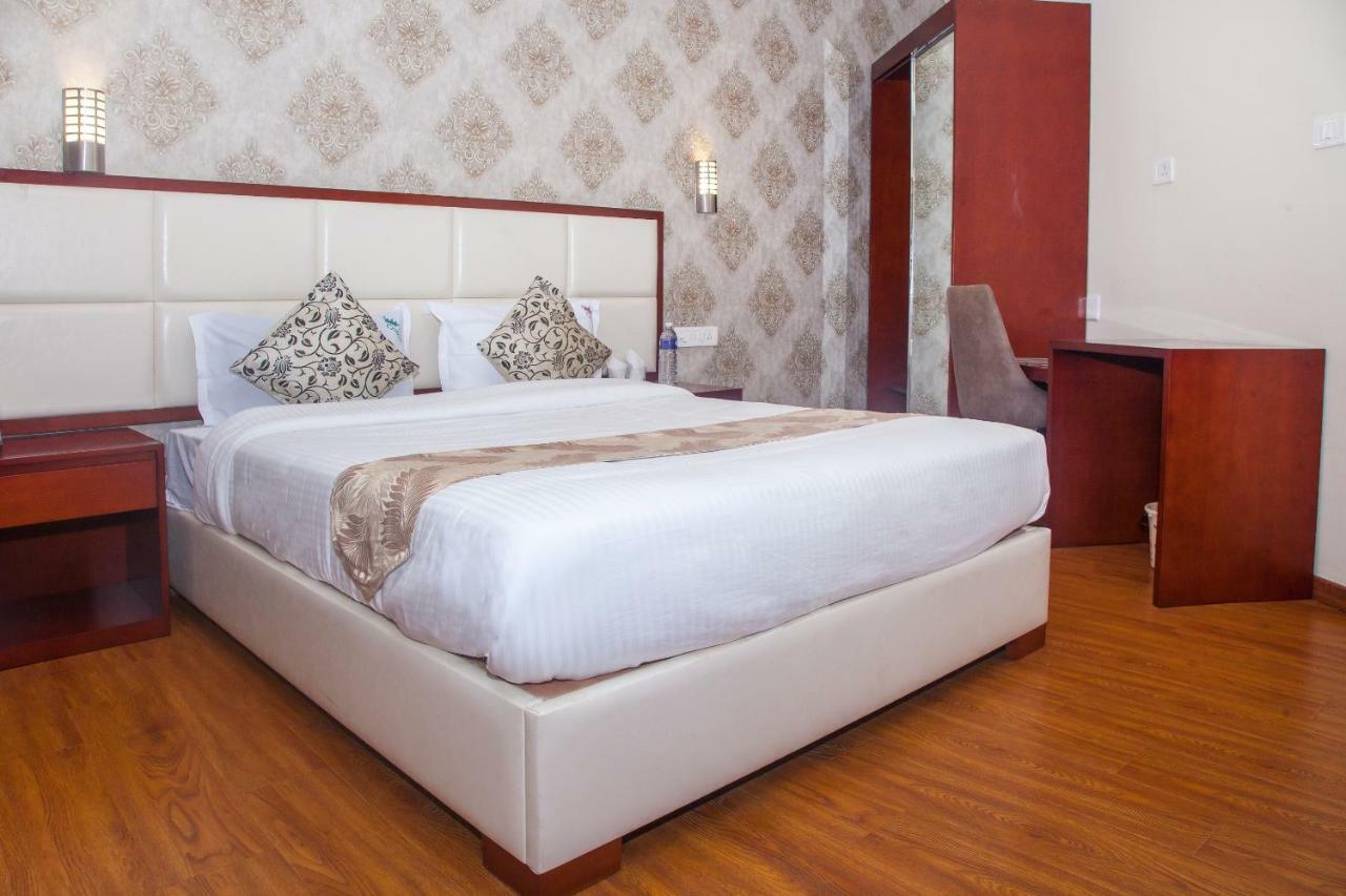 Oyo 16773 Hillcrest Metro Hotel 3*