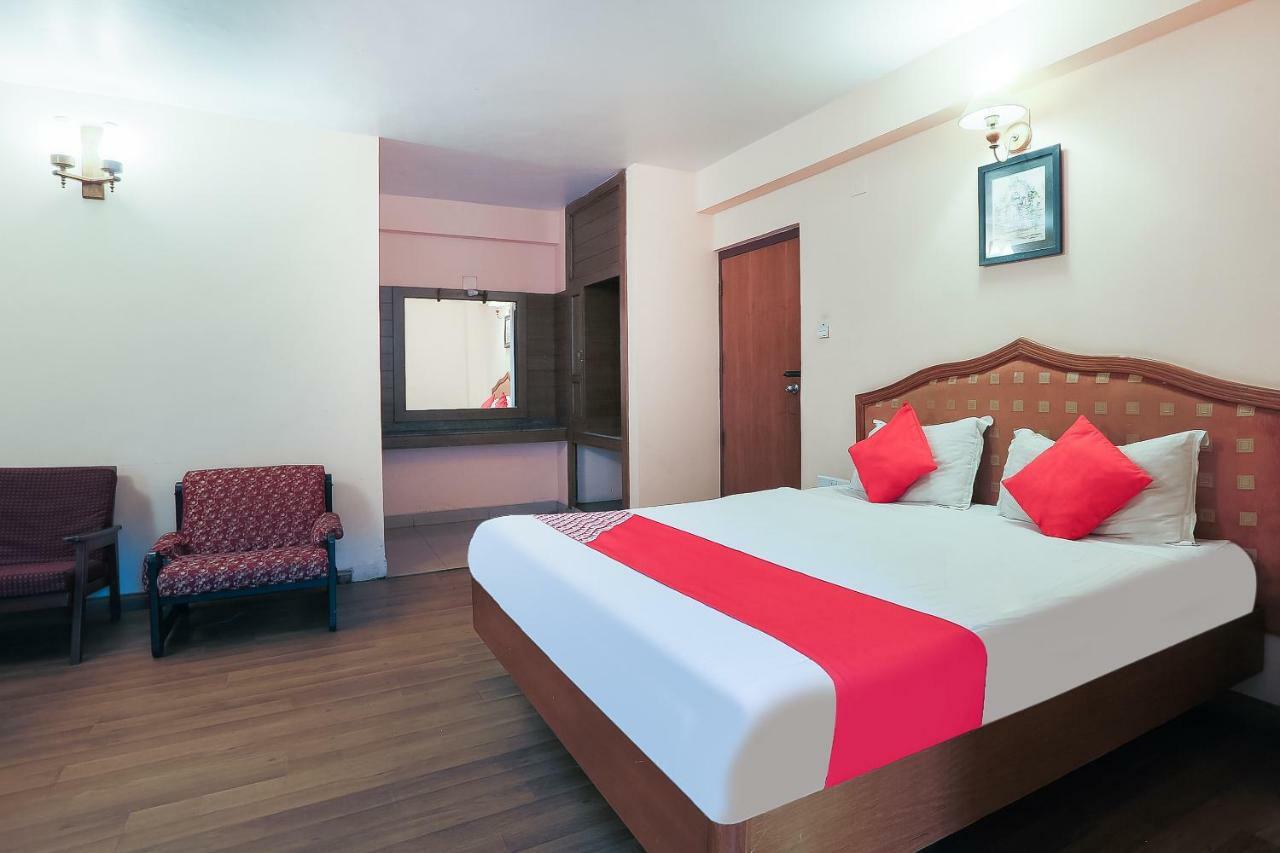 Oyo 48910 Blue Bird Deluxe Hotel Ooty