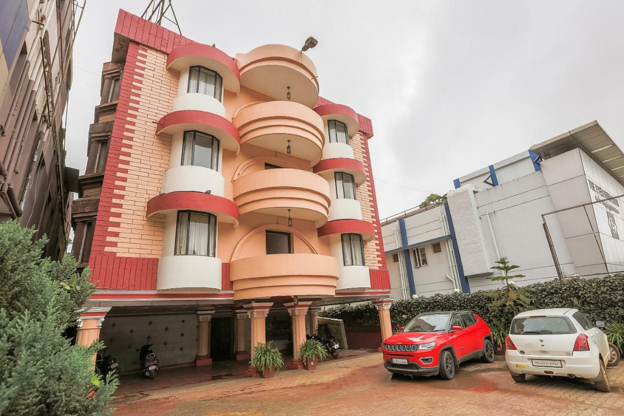 Hotel Oyo 48910 Blue Bird Deluxe Ooty