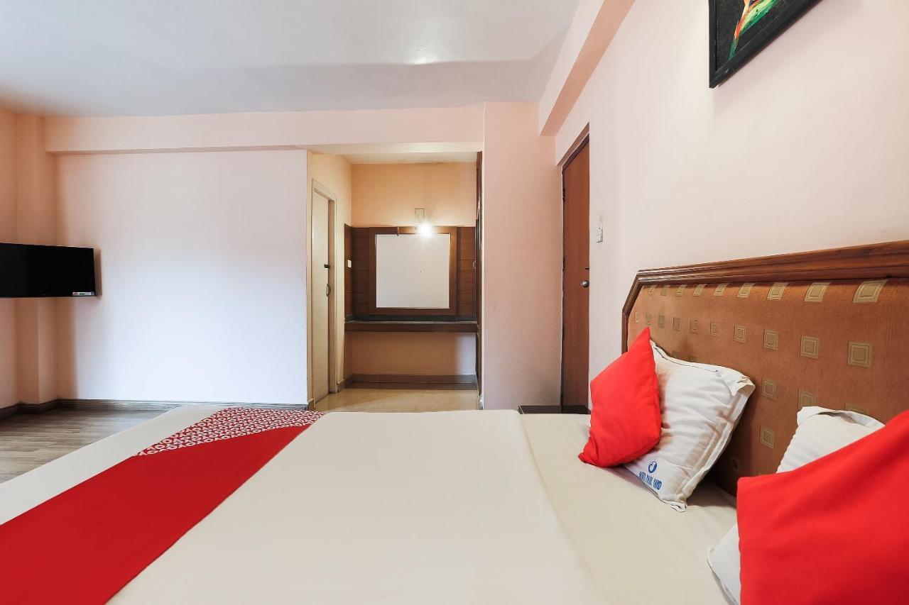 Hotel Oyo 48910 Blue Bird Deluxe 3*