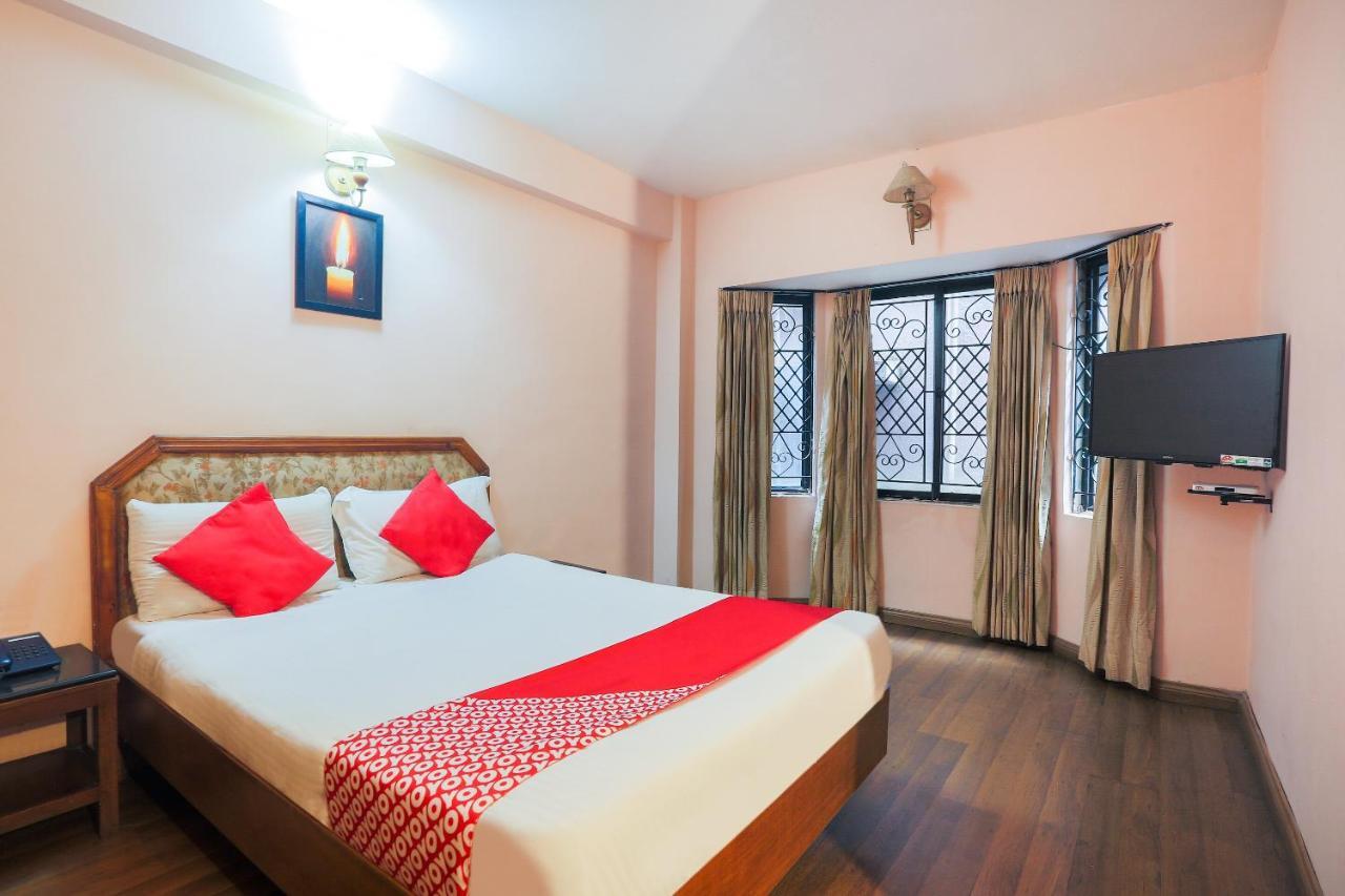 Hotel Oyo 48910 Blue Bird Deluxe 3*