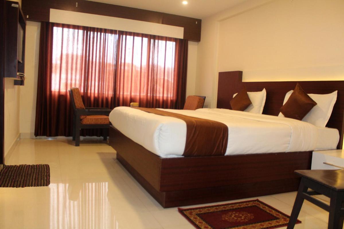 Gangothri Hotel *